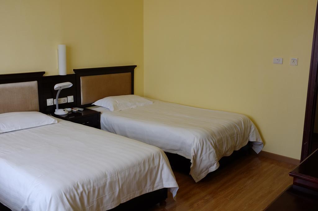 Wudang International Youth Hostel Danjiangkou Экстерьер фото